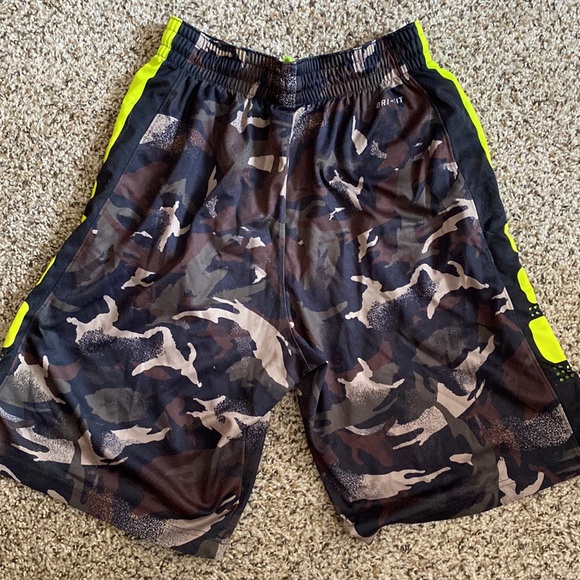 Nike Elite Dri Fit Camo Shorts | Size: Small - Picture 2 of 4